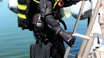 Y[24] CAT[Scuba] SBJ[NA]OS[Netherlands] PH[Theo Knevel] (122)(1)